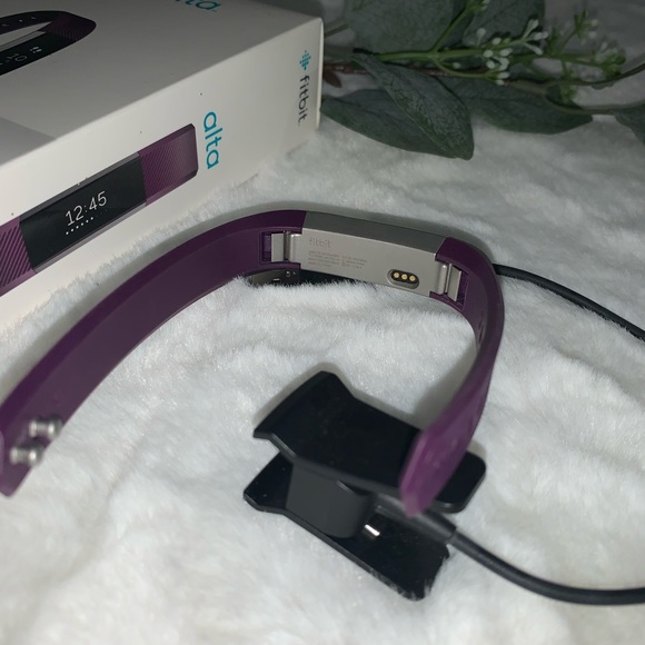 SOLD fitbit alta— fitness wristband — size small - Picture 3 of 4